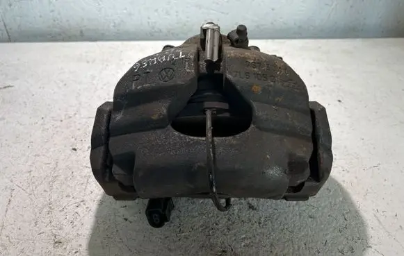 Volkswagen Touareg I Front brake caliper