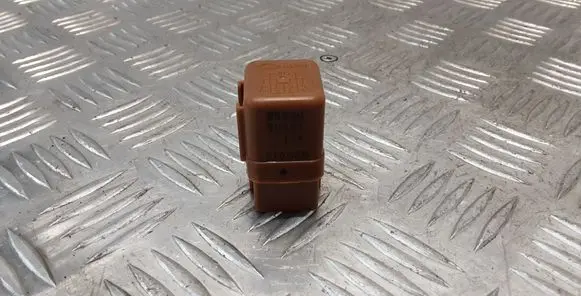 Nissan Patrol Y61 Other relay 2523079964