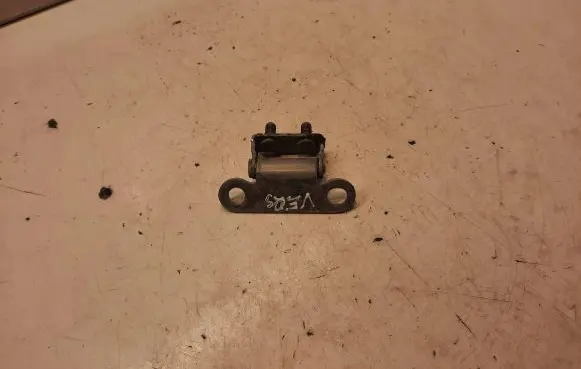 Toyota Corolla Verso E121 Tailgate/trunk/boot hinge