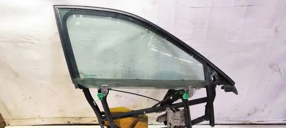 Audi A4 S4 B5 8D Front door window/glass frame 