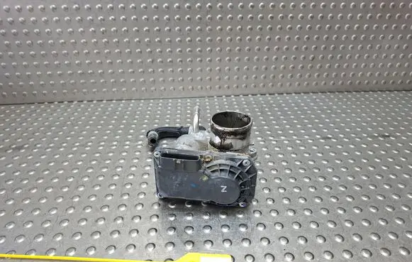 Toyota Yaris Throttle body valve S27730872 261000N020