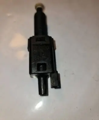 Audi A4 S4 B5 8D Brake pedal sensor switch 811907 343B
