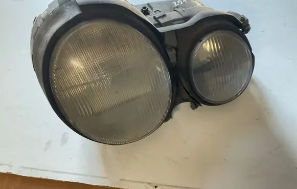 Mercedes-Benz E W210 Headlight/headlamp