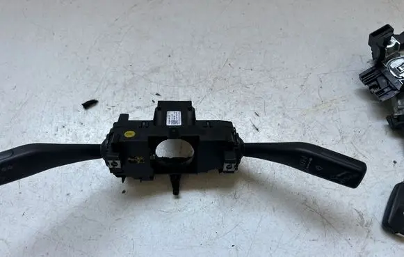 Volkswagen Up Wiper turn signal indicator stalk/switch 1S0953503AC