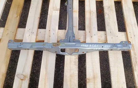 Honda CR-V Radiator support slam panel bracket 