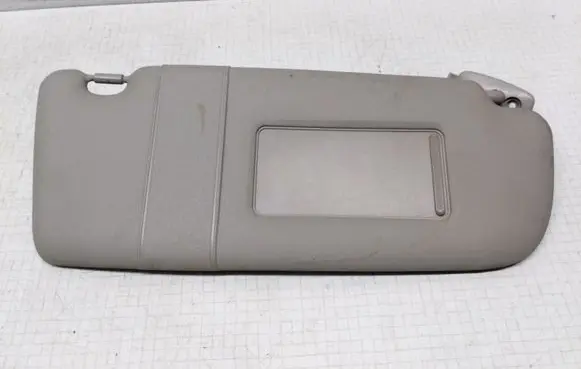 Volkswagen Golf IV Sun visor