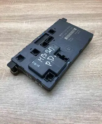 Mercedes-Benz E W211 Door control unit/module 2118208485 USED