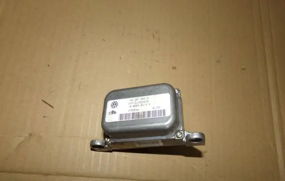 Skoda Octavia Mk2 (1Z) ESP acceleration yaw rate sensor 1K0907655B