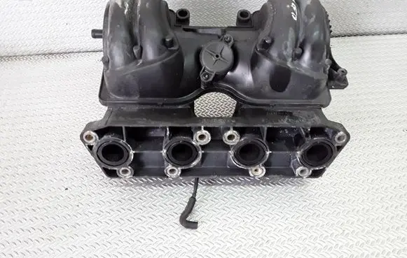 Volkswagen Polo III 6N 6N2 6NF Intake manifold 030129711