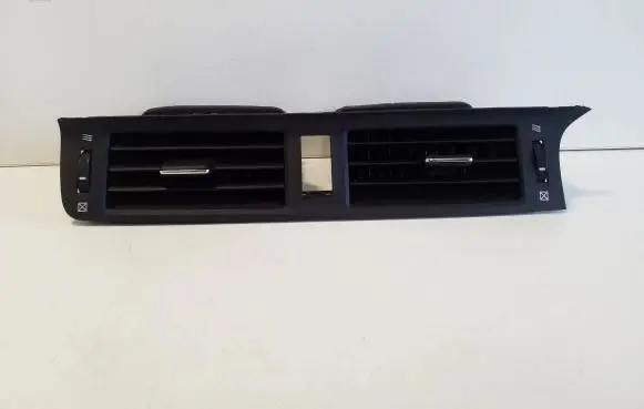 Lexus CT 200H Dash center air vent grill 5567076020