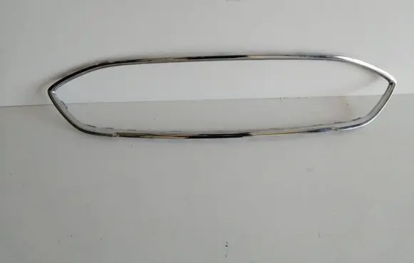 Ford Fiesta Front bumper upper radiator grill 2027614