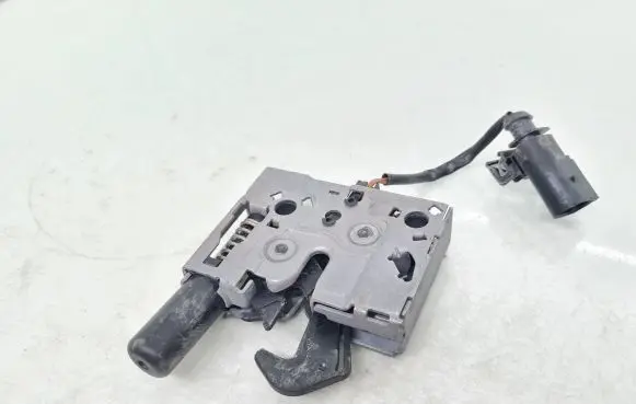 Audi Q2 - Engine bonnet/hood lock/catch 81A823509B