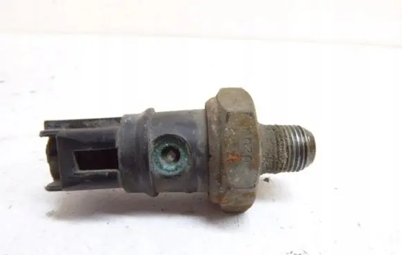 Toyota Corolla E120 E130 Oil pressure sensor 