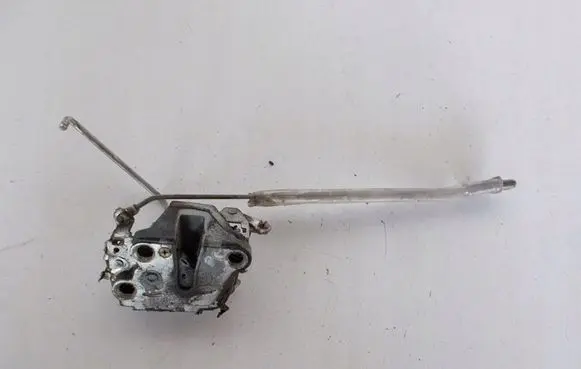 Toyota Hilux (N80, N90, N100, N110) Front door lock 