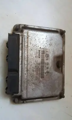 Volkswagen Golf IV Engine control unit/module 036906032L 26SA7572 0261207189