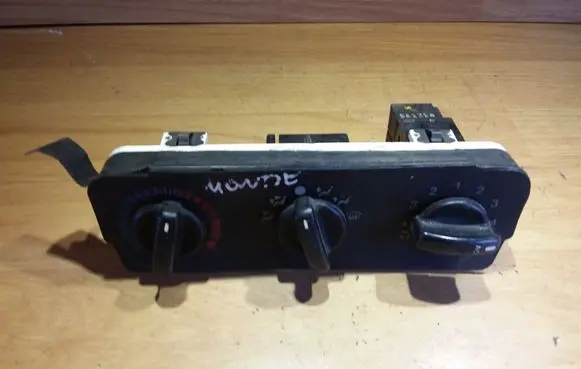 Ford Mondeo MK II Climate control unit 93BW18D