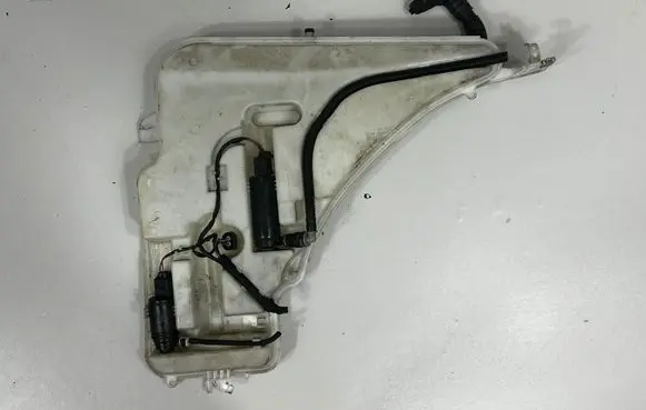 BMW 4 F32 F33 Windshield washer fluid reservoir/tank 7241680