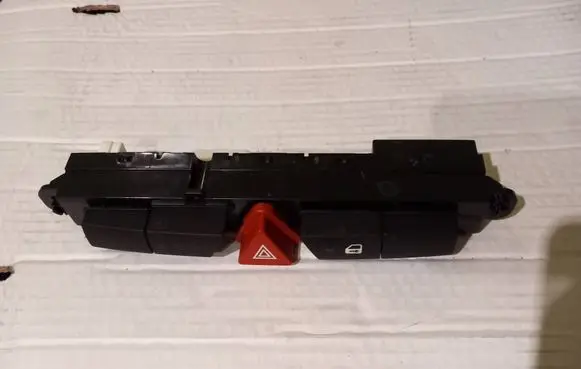 KIA Ceed Hazard light switch 937001H900 937001H910
