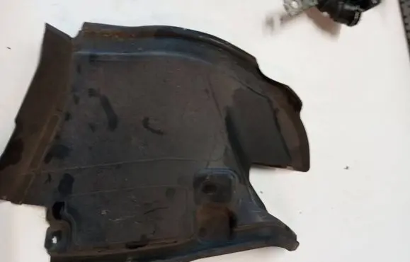 Volvo XC60 Front mudguard 31425011