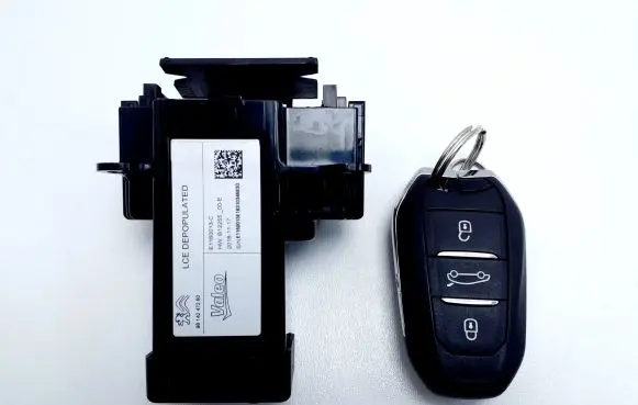 Citroen C4 II Picasso Ignition lock 9814247280