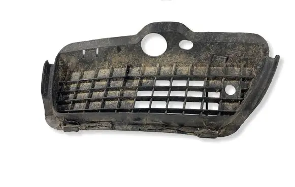 Volkswagen Golf III Front bumper lower grill 1H6853666
