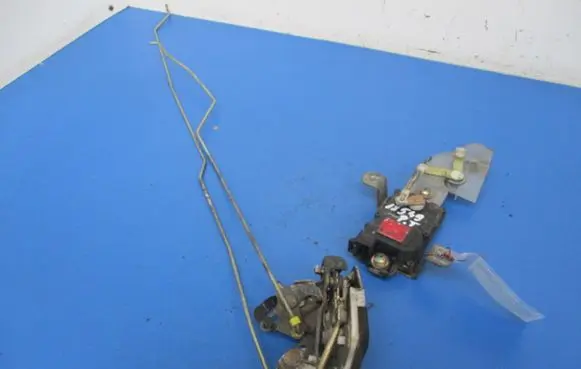 Hyundai Sonata Rear door lock