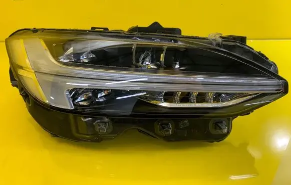 Volvo S90, V90 Headlight/headlamp 32404736