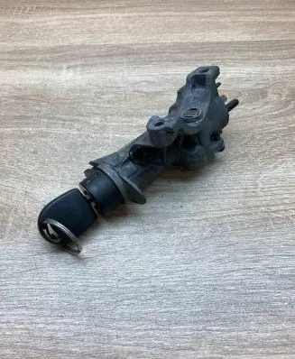 Volkswagen PASSAT B5 Ignition lock 4B0905851A