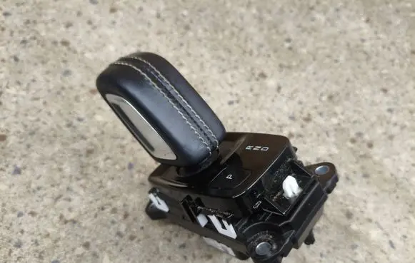 Volvo XC40 Gear shifter/selector 31437335AD AJ2AA 10339374