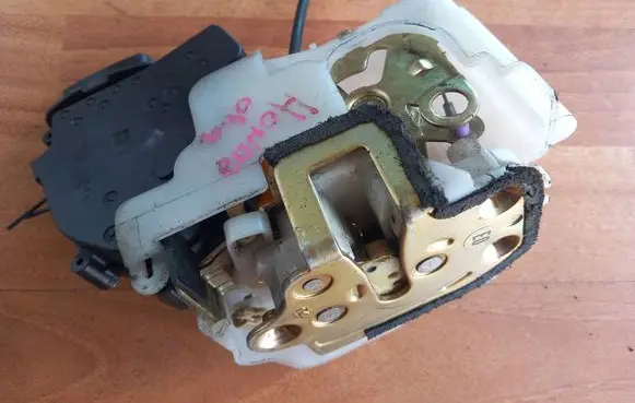 Honda Accord Front door lock 72110SEAE02