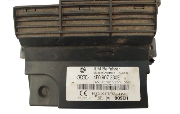Audi Q7 4L Power management control unit 4F0907280E 4F0910280