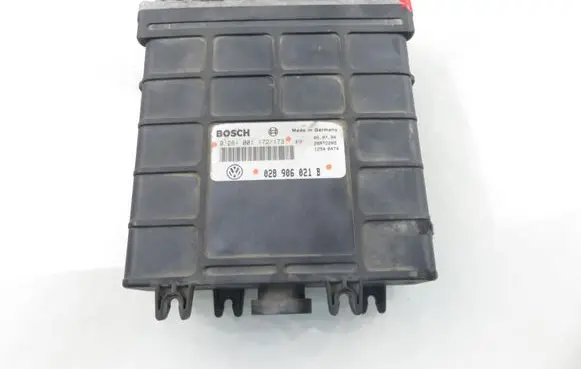 Volkswagen PASSAT B4 Engine control unit/module 0281001172173 028906021B