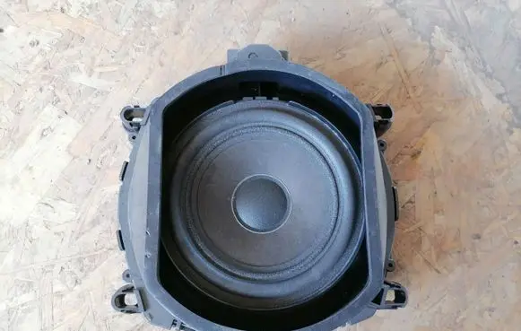 BMW X6 E71 Subwoofer speaker 9217913
