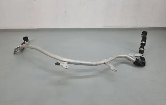 BMW 5 G30 G31 Engine coolant pipe/hose 8596345