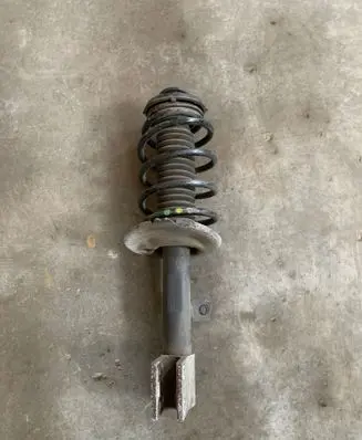 Peugeot 3008 I Front shock absorber/damper 9203