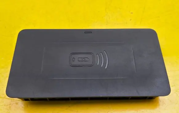 BMW 3 G20 G21 Wireless charging module 9437712