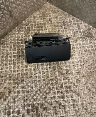 Mini Clubman F54 Glove box 9305684