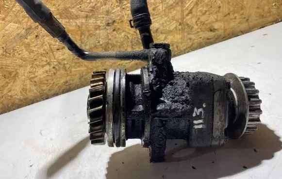 Volkswagen Transporter - Caravelle T5 Power steering pump
