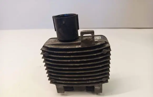 Volvo V70 Coolant fan relay 940009400