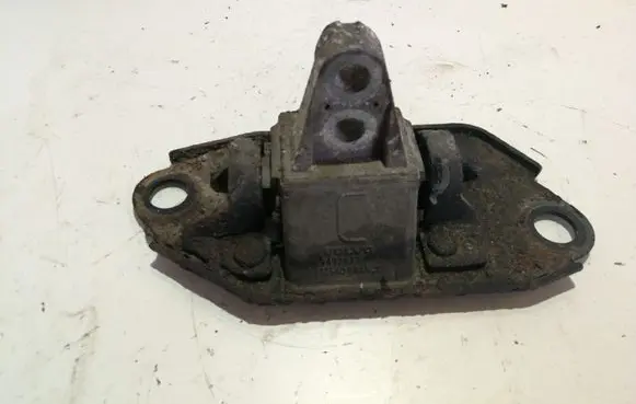 Volvo V70 Engine mount bracket 9492872 13540