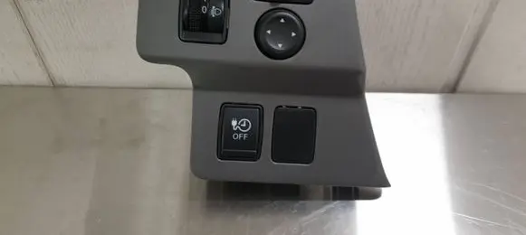 Nissan e-NV200 Seat control switch 684854FA0A