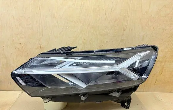 Dacia Sandero III Headlight/headlamp 260607219R 20220629 0021815109