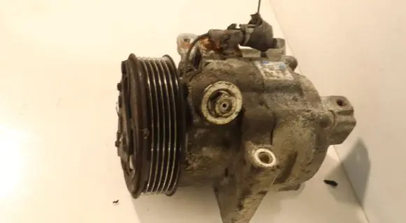 Peugeot 107 Air conditioning (A/C) compressor (pump) 883100H010