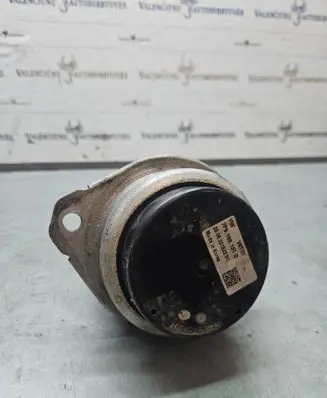 Engine mount bracket