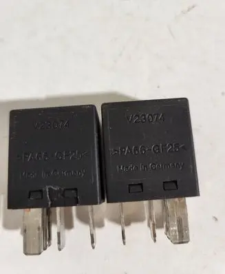 Volvo S80 Other relay V23074 PA66GF25 Y23674