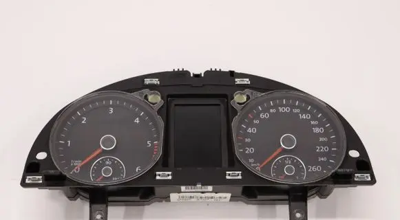 Volkswagen PASSAT B7 Speedometer (instrument cluster) 3AA920870A
