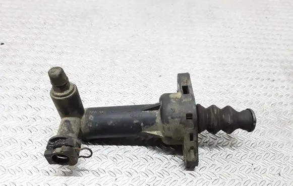 Skoda Octavia Mk2 (1Z) Clutch master cylinder 6Q0721261F