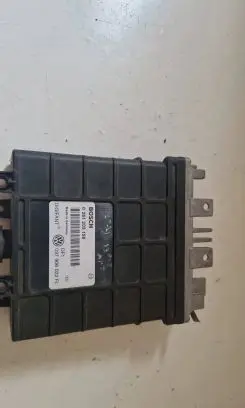 Volkswagen PASSAT B3 Engine control unit/module 037906022FL 0261203158