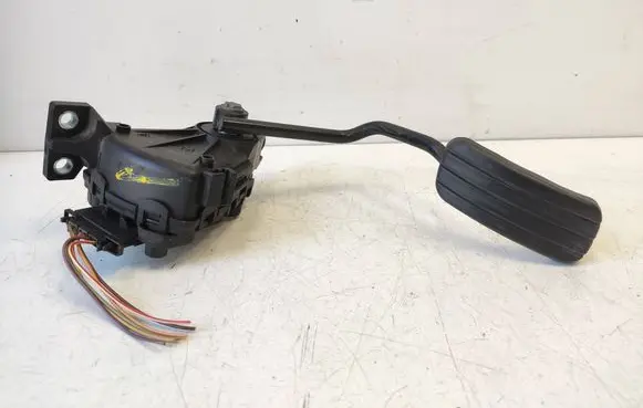 Renault Trafic II (X83) Accelerator throttle pedal 7700313060 6PV00811914 032810