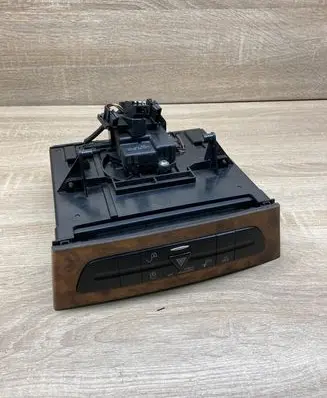 Mercedes-Benz E W211 CD/DVD changer A2116800552 2116800572